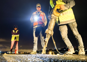 Abren segunda calicata en pista de aterrizaje del AILA./Foto: CIV.