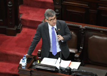 Interpelación al ministro de Salud Pública y Asistencia Social, Joaquín Barnoya. / Foto: Congreso