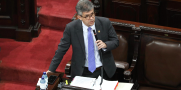 Interpelación al ministro de Salud Pública y Asistencia Social, Joaquín Barnoya. / Foto: Congreso