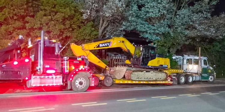 Ministro Díaz afirma que sus dependencias se encuentran trabajando para liberar rutas obstruidas./Foto: CIV.