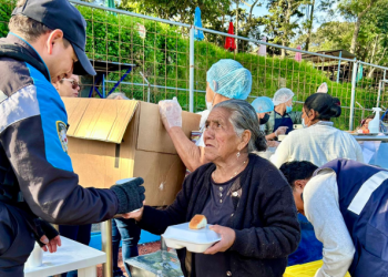 Mides facilita alimentación en momentos de crisis con comedores sociales fijos y móviles./Foto: Mides.