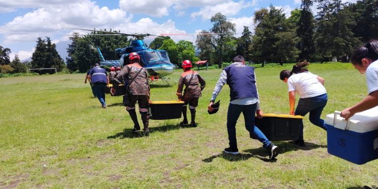 Mides traslada raciones de alimentos por vía aérea. / Foto: Mides.