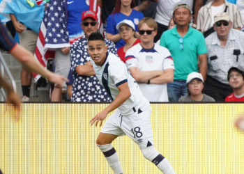 Óscar Santis es incluido en el XI ideal de la Copa Oro 2025