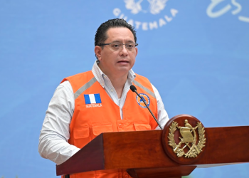 El director del Insivumeh, Edwin Rojas,