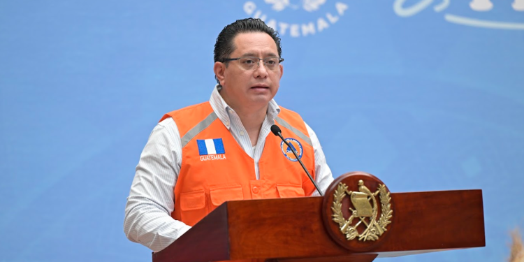 El director del Insivumeh, Edwin Rojas,