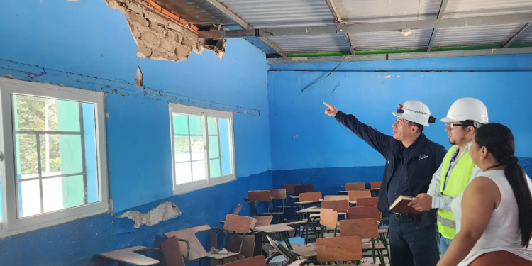 Centros educativos en Amatitlán sufrieron daños estructurales. / Foto: CIV.