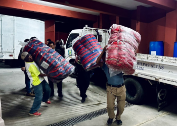 Mides entrega colchonetas en Sacatepéquez./Foto: Mides.