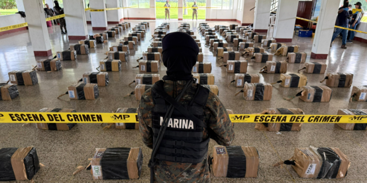 más de 2. 5 toneladas de droga se incautaron en el Pacífico./Foto: Mindef.