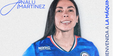 Ana Lucía Martínez es fichada por el Cruz Azul Femenil./Foto: RR.SS. Cruz Azul Femenil.