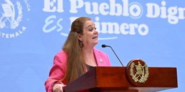 Ministra de Educación rechaza acciones del STEG. (Foto: Álvaro Interiano)