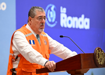 Presidente compartió su preocupación a la decisión de la CC de suspender provisionalmente el acuerdo gubernativo Proveedores Transparentes. (Foto: Álvaro Interiano)