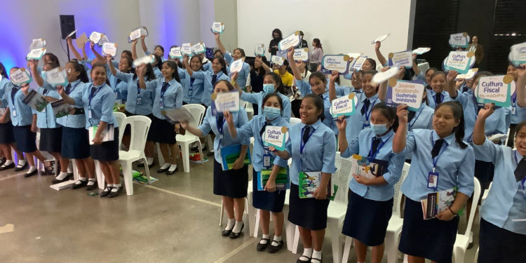 Cultura Fiscal: 733 estudiantes se suman a la juventud del cambio