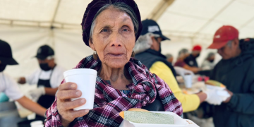 Mides brinda alimentación caliente a afectados por sismos. / Foto: Mides.