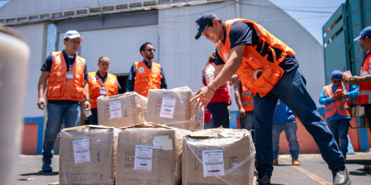 Atención a familias afectadas por sismos continúa