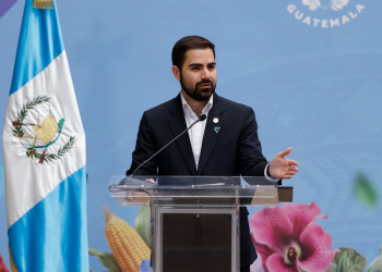 Secretario de Comunicación, Santiago Palomo en la ronda. / Foto: Alex Jacinto