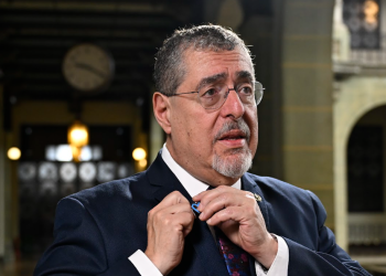 Presidente Bernardo Arévalo se une a la campaña Corazón Azul. / Foto: Álvaro Interiano.