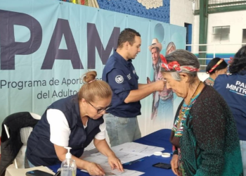 Mintrab Programa del Aporte Económico del Adulto Mayo avanza en Huehuetenango y Baja Verapaz./Foto: Mintrab.