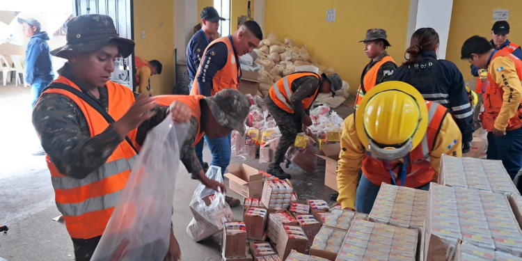 Continúa entrega de alimentación y ayuda humanitaria en Santa María de Jesús