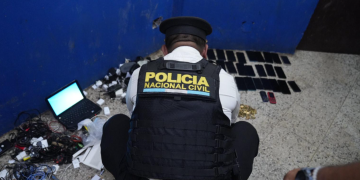 PNC lidera requisa en Pavoncito y decomisa municiones, celulares y otros ilícitos