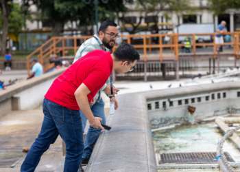 MCD inspecciona fuente de la Plaza de la Constitución./Foto: MCD.