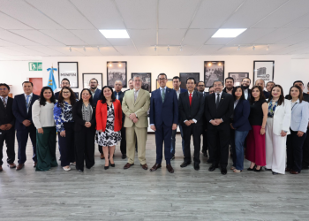 Presidente envía mensaje al Ministerio de Finanzas Públicas por sus 200 años al servicio del país