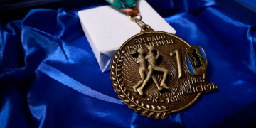 Medalla que será entregada al finalizar la carrera. / Foto: Dickens Zamora