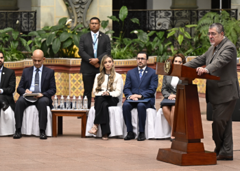 Presidente Bernardo Arévalo en la Ronda.