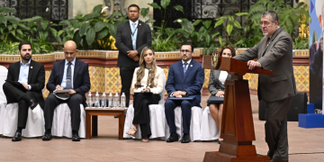 Presidente Bernardo Arévalo en la Ronda.