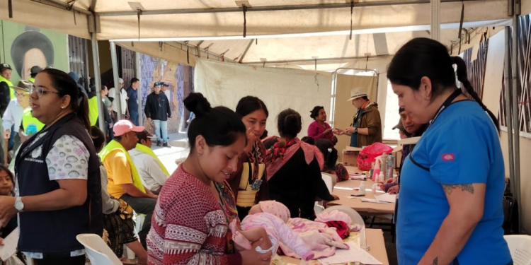 Ministerio de Salud brinda atención a comunidad de Santa María de Jesús. (Foto: MSPAS)
