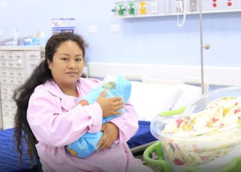 IGSS de Antigua Guatemala realiza la primera cesárea. (Foto: IGSS)