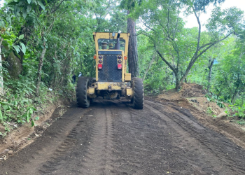 Caminos trabaja en la ruta alterna hacia Santa María de Jesús./Foto: CIV.