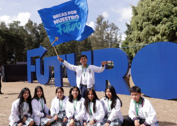 Becas por Nuestro Futuro