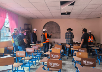 UCEE evalúa daños en escuelas de Santa María de Jesús. / Foto: CIV.