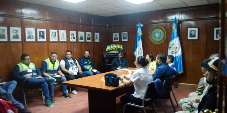 Dan seguimiento a la alerta ambiental por malos olores en zona 12 y Villa Nueva