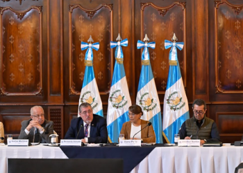 Presidente Arévalo estudia programas de desarrollo con comunidad internacional