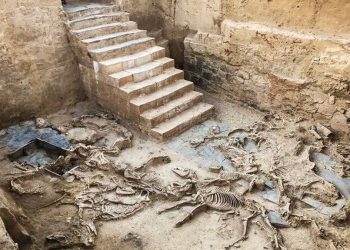 Hallan en España el altar de mármol griego más antiguo del Mediterráneo occidental
