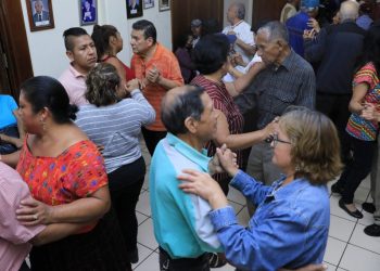 Jornada de baile y nutrición favorecerá a personas de la tercera edad en TGW. / Foto: Archivo AGN.