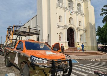 Evalúan daños de los sismos y réplicas de esta tarde. / Foto: Conred.