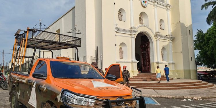Evalúan daños de los sismos y réplicas de esta tarde. / Foto: Conred.