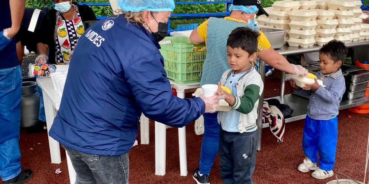 Mides ha entregado más de 8 mil raciones de alimentos a los afectados por los sismos. / Foto: Mides.