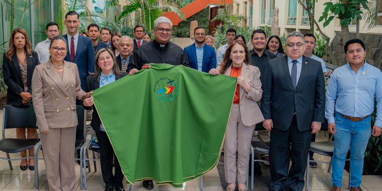 Minex recibe visita de jóvenes guatemaltecos que participarán en el Jubileo de la Esperanza en el Vaticano