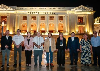 Vicepresidenta Karin Herrera efectúa visita oficial a El Salvador