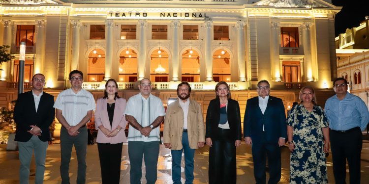 Vicepresidenta Karin Herrera efectúa visita oficial a El Salvador