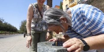 La actual ola de calor afecta a diferentes países y continentes con mayor riesgo para adultos mayores.
