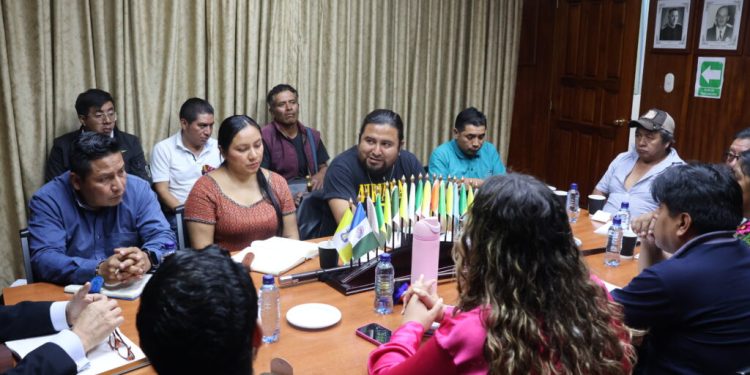 Gobernación de Guatemala escucha demandas de autoridades indígenas y propone acciones conjuntas