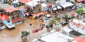Las inundaciones en el pueblo de Ruidoso, Nuevo México, ocurrieron luego de que el nivel del río con el mismo nombre subiera a seis metros en cuestión de minutos.