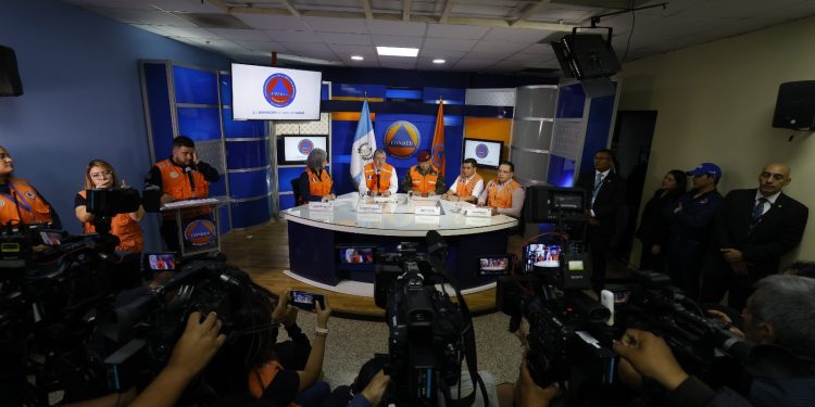 Conferencia de Prensa Conred.