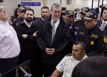 Presidente Bernardo Arévalo visitó a la Dirección General de la PNC el pasado 12 de diciembre. / Foto: Dickens Zamora