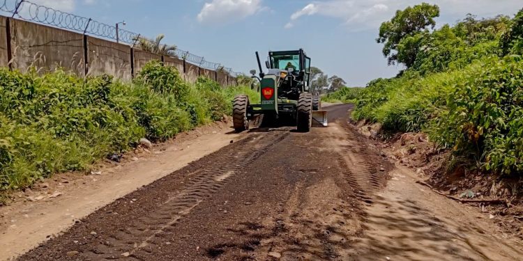 Trabajan en caminos alternos para Santa MarÃ­a de JesÃºs. / Foto: CIV.