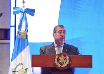 “Corruptos temen a un país que no acepta retroceder”: presidente Arévalo